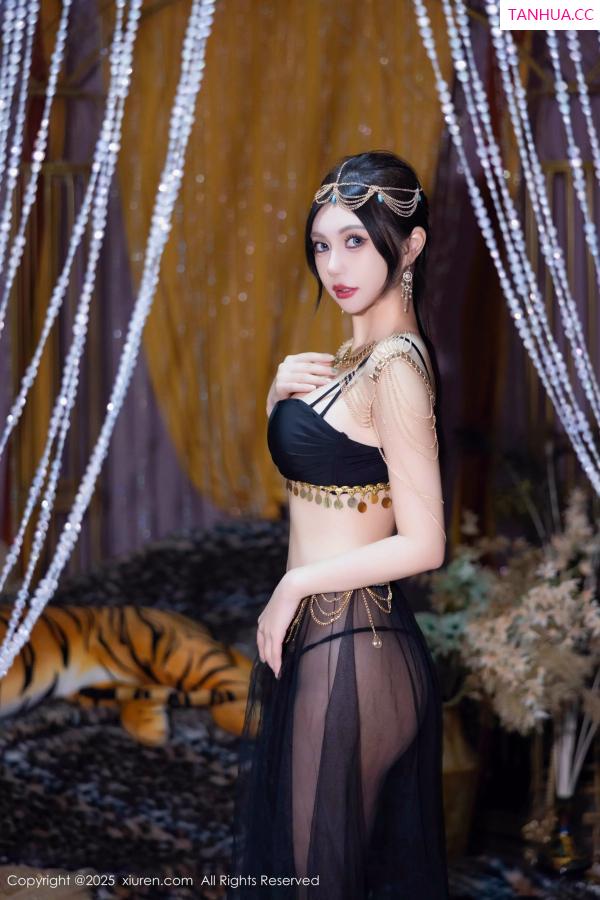 綺裡嘉 绮里嘉 [XiuRen]高清写真图 2025.03.14 No.10018 绮里嘉ula 黑丝美腿第5张图片